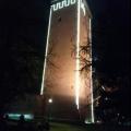 Torre illuminata
