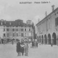 Foto Palazzo Sertorio - Piazza Liberazione già Piazza Umberto I nel 1910