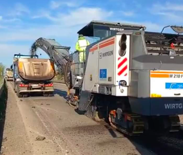 Manutenzione straordinaria lungo la strada provinciale 255 foto 