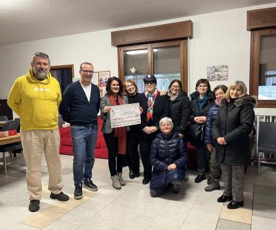 “Diciamo basta con un fiore”, consegnato il ricavato della vendita dei ciclamini